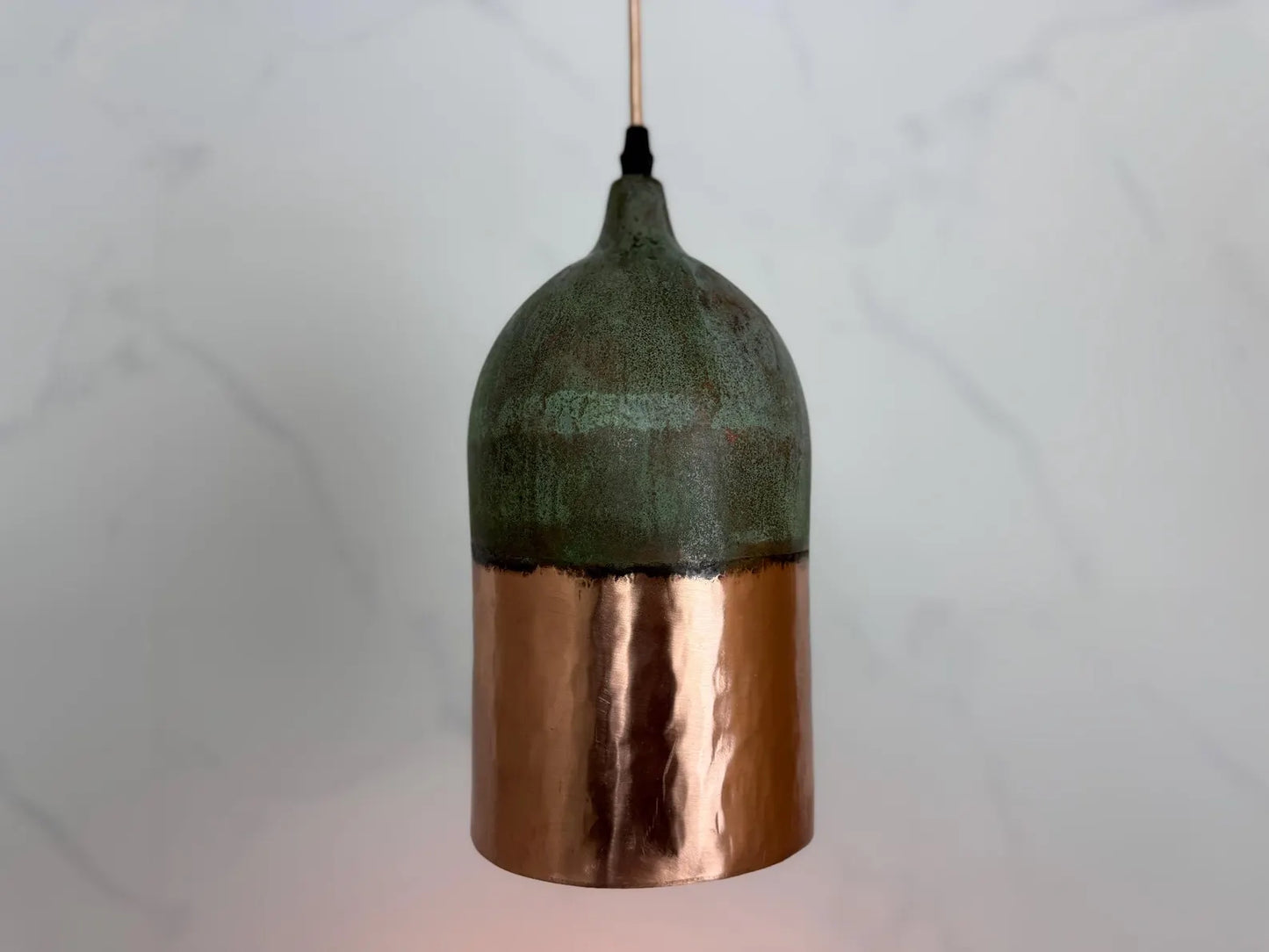 Suspension en cuivre patiné verte