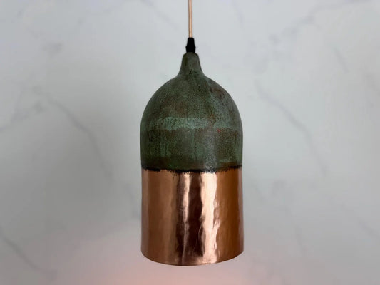 Suspension en cuivre patiné verte