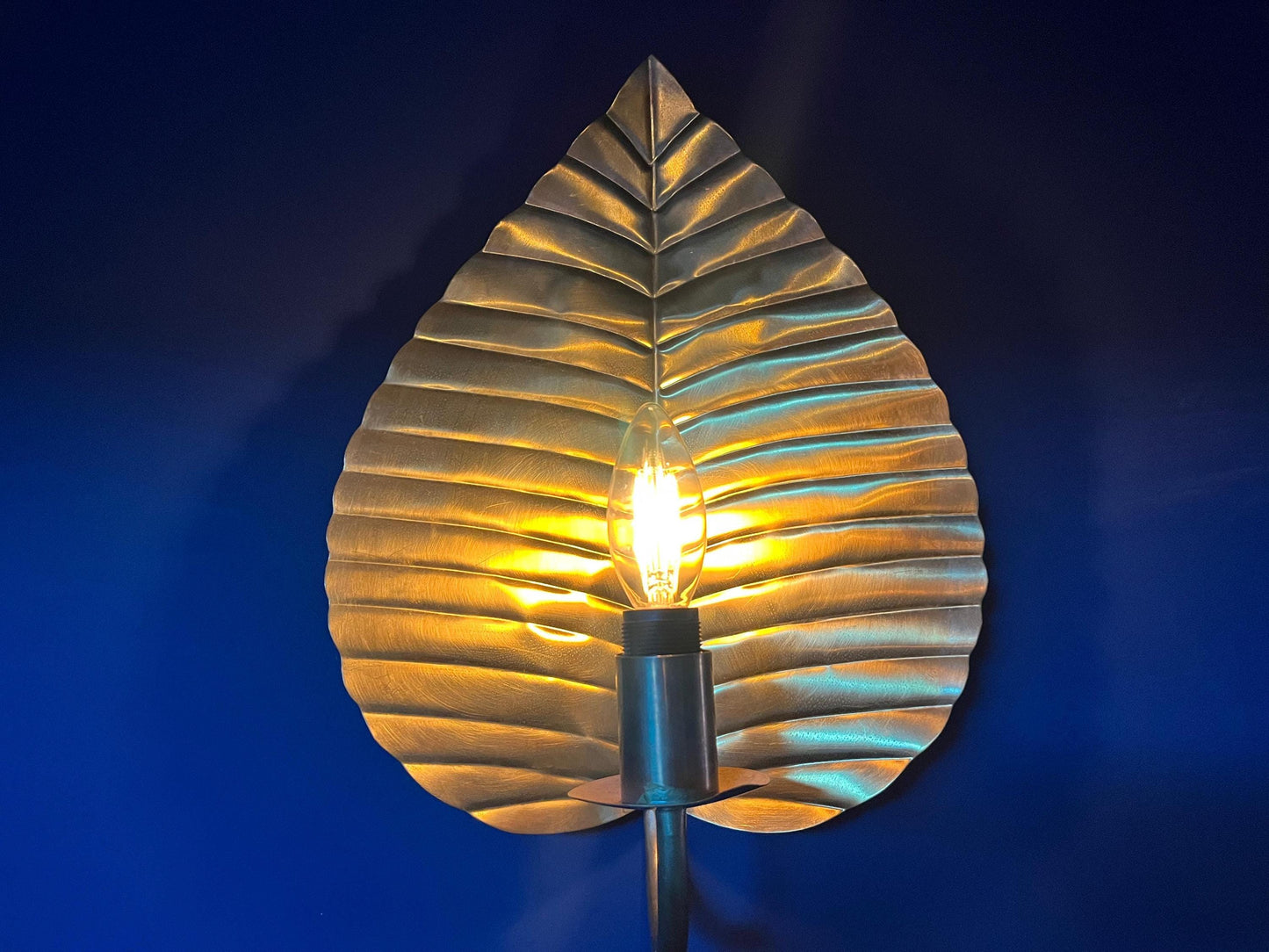 Brass Leaf Wall Sconce: Modern Botanical Edison Bulb Lamp