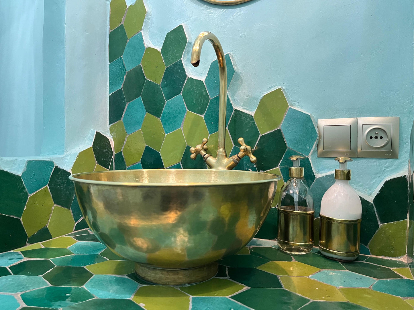 Handcrafted Unlacquered Brass Vessel Sink with Faucet: 16" Round Bathroom Basin