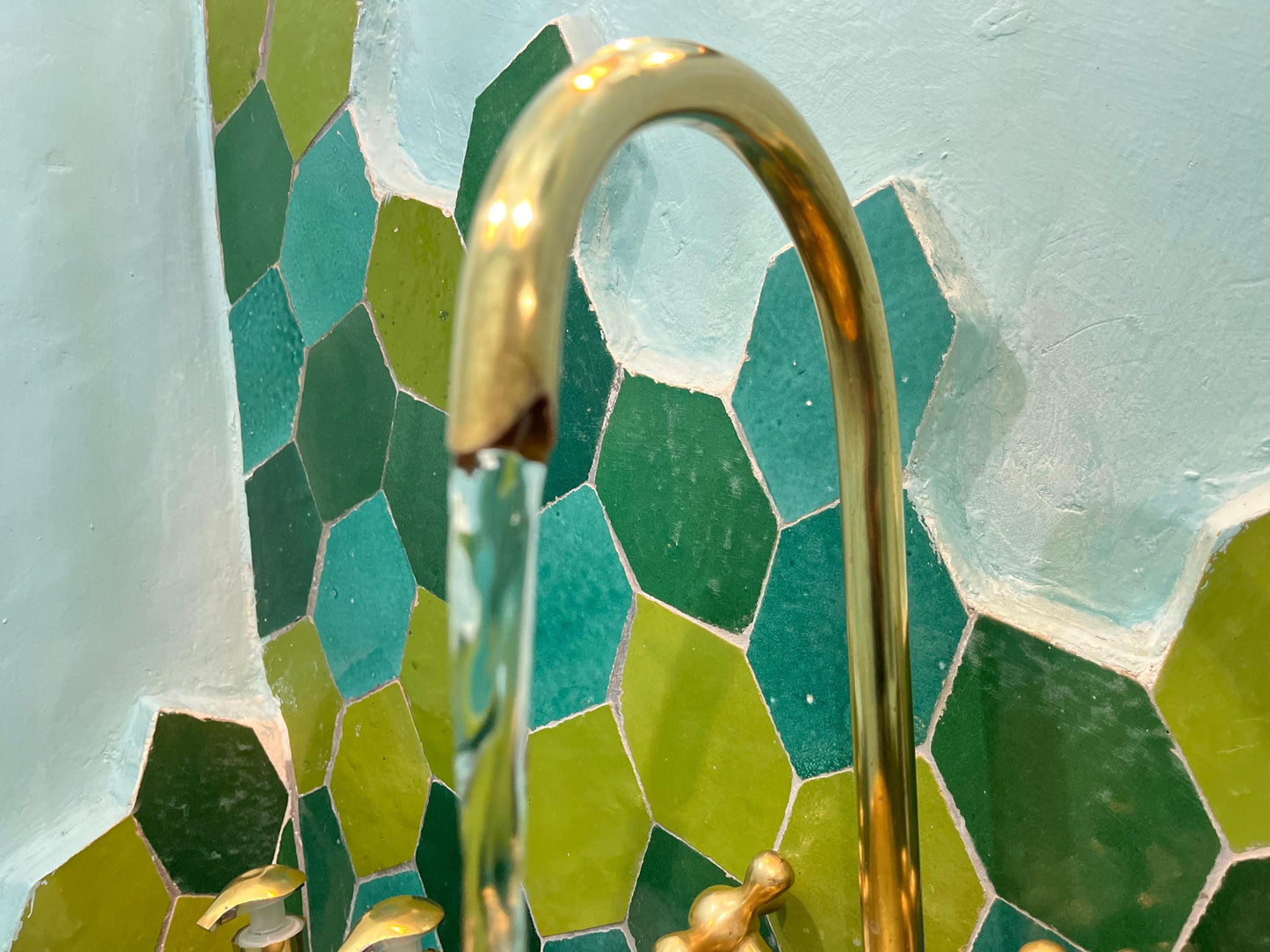 Handcrafted Unlacquered Brass Vessel Sink with Faucet: 16" Round Bathroom Basin