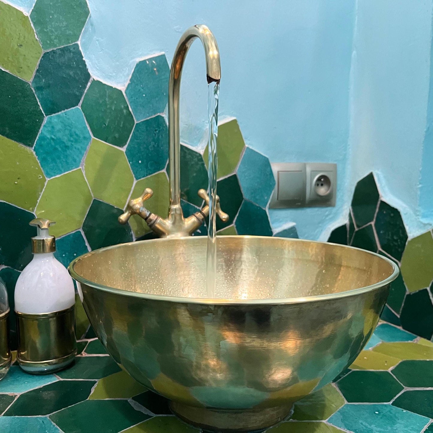 Handcrafted Unlacquered Brass Vessel Sink with Faucet: 16" Round Bathroom Basin