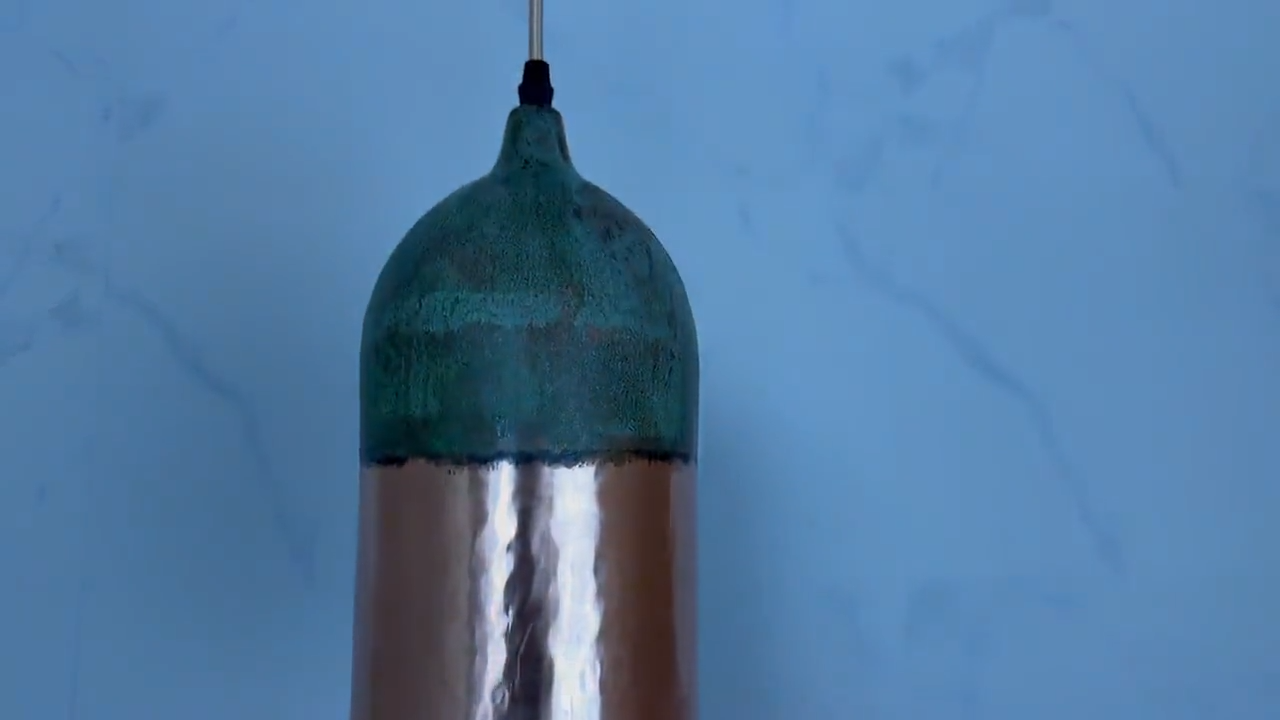 Suspension en cuivre patiné verte